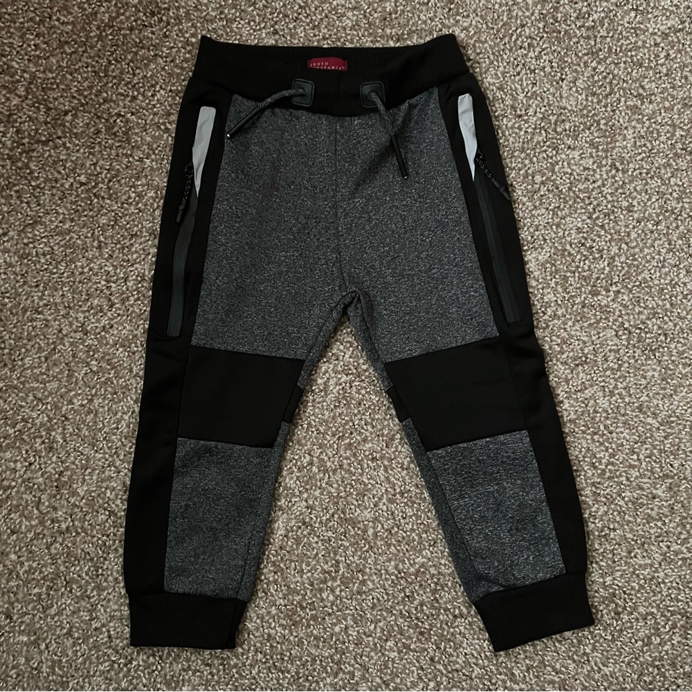 Truth Substance Common Sense Gray & Black Joggers Size 3T
